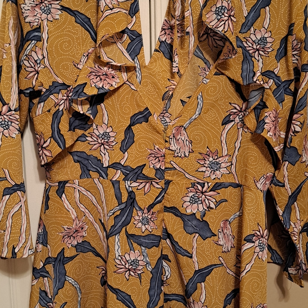Medium Size 8 Floral Boohoo Dress GUC - Picture 5 of 6